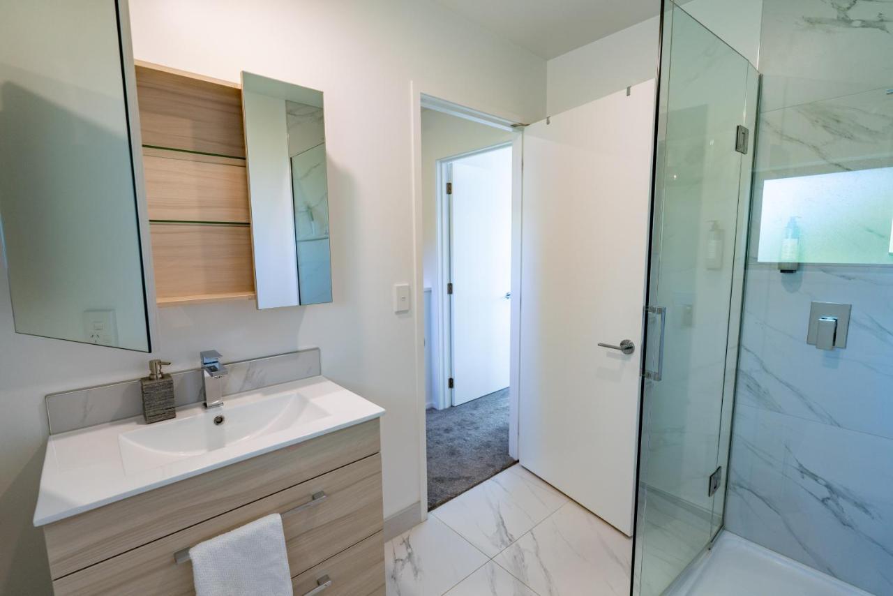 King Bed On Hagley Park Corner In The Cbd Apartman Christchurch Kültér fotó