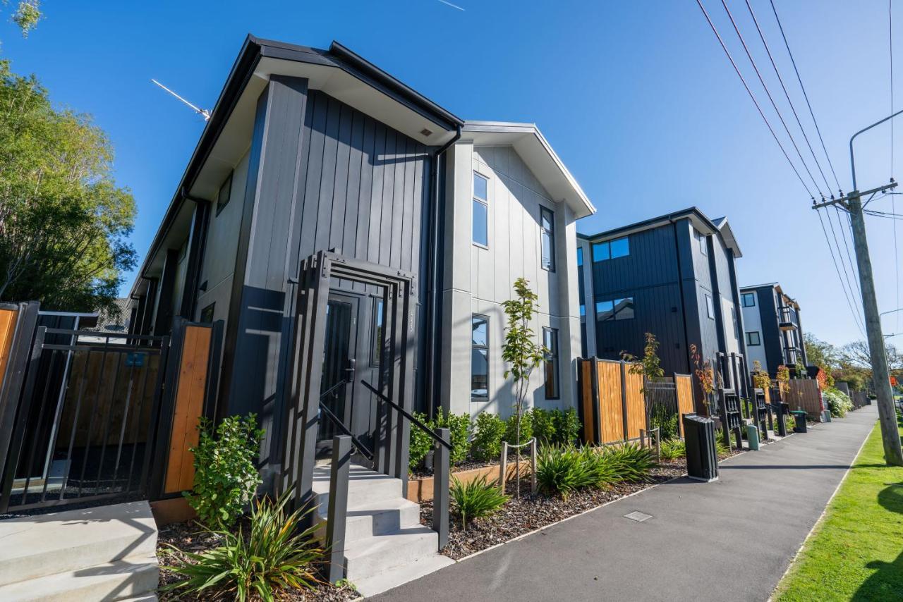 King Bed On Hagley Park Corner In The Cbd Apartman Christchurch Kültér fotó
